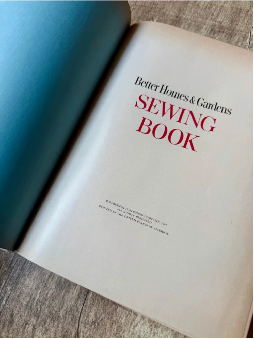 Better Homes & Gardens Vintage Sewing Book Home Decor Reference